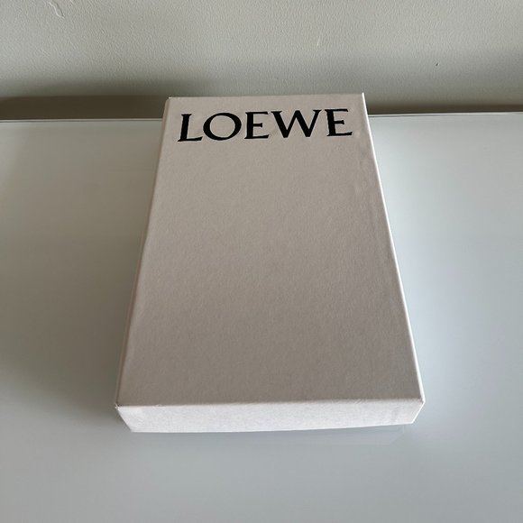 Loewe Empty Box with Original Tissue - Picture 1 of 5
